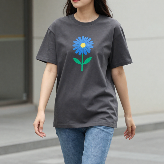 women's blue daisy tee